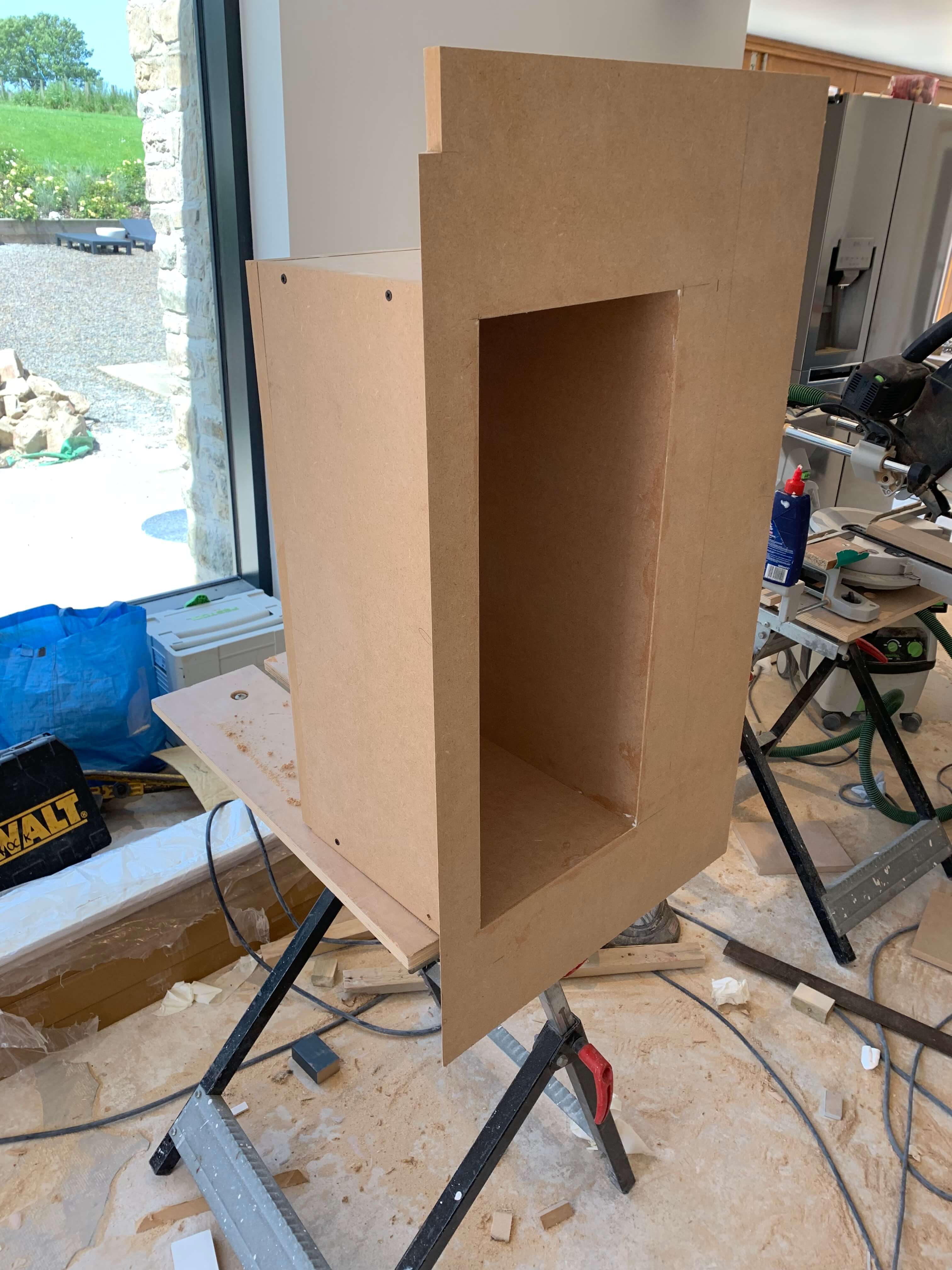 Completed niche with mitred joints